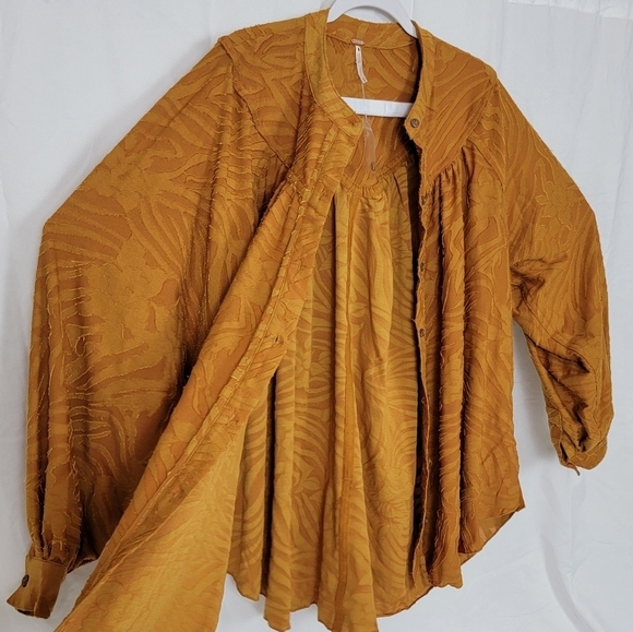 Free People Can't Stop Dreaming Flowy Pleated Tunic Blouse Gold Women's XS NWOT - Picture 4 of 12